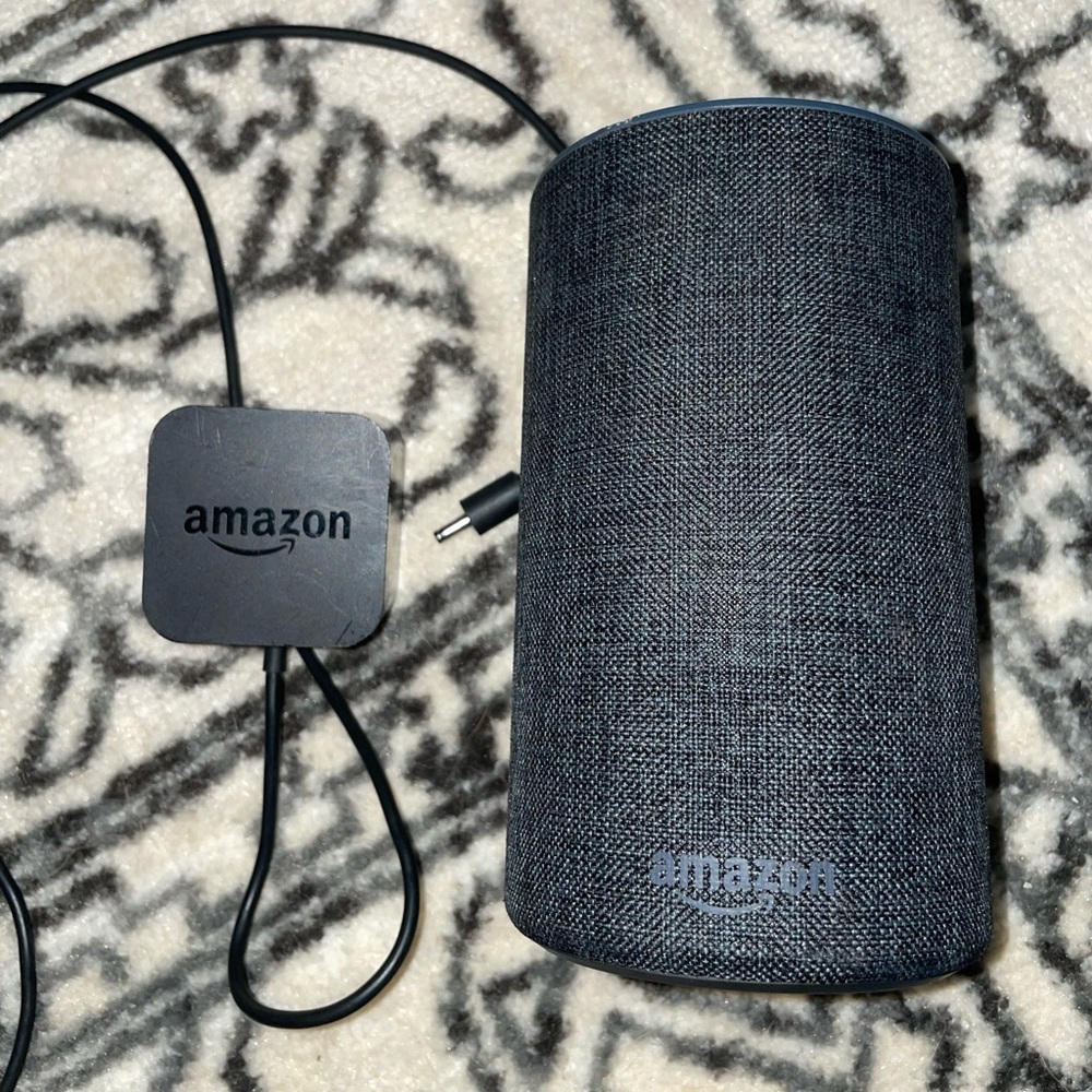 2nd generation amazon alexa - Picture 2 of 5